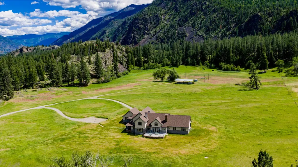 22 Woods Rose Lane Plains MT 59859