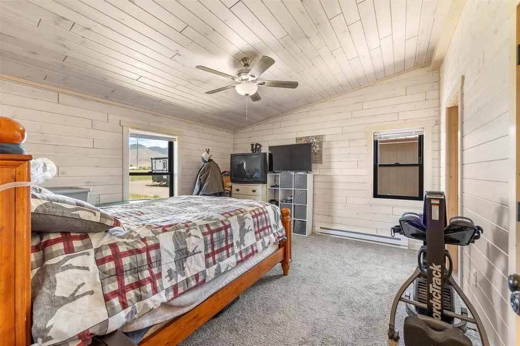 15 Sapphire Way Sheridan MT 59749