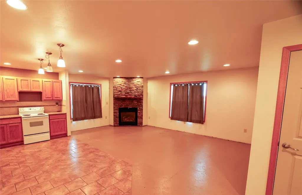 19 8th Avenue NE Conrad MT 59425