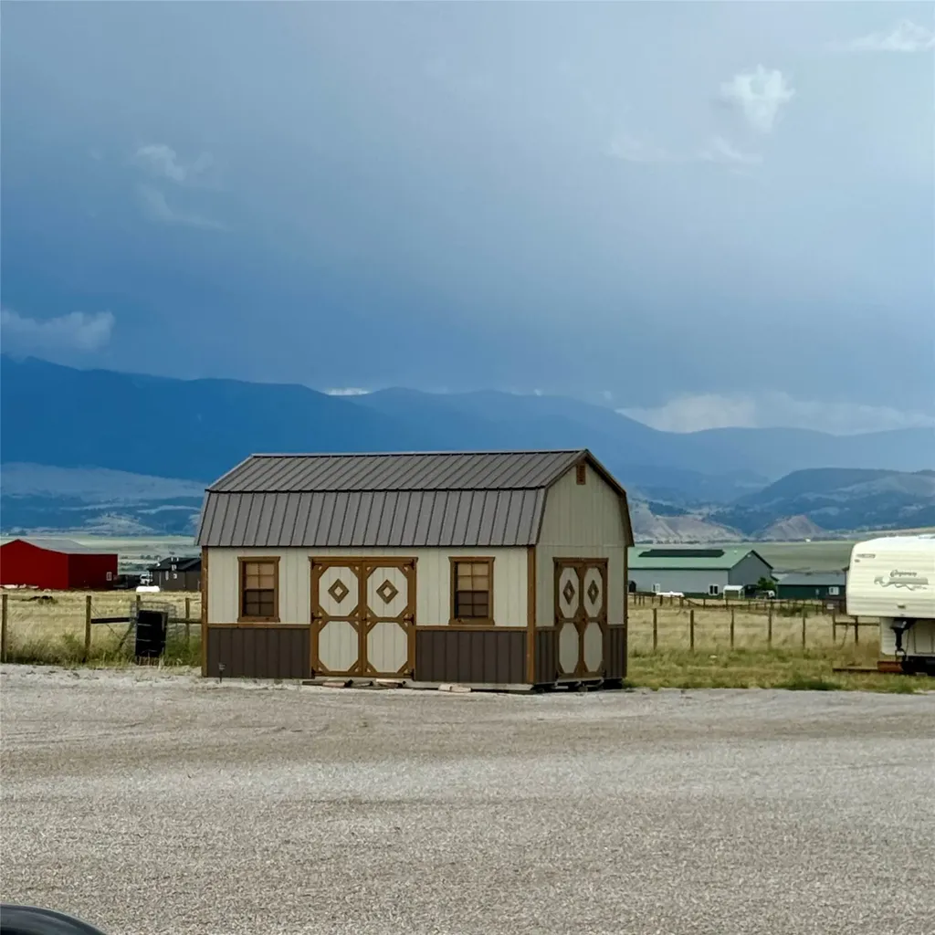 15 Berry Lane Townsend MT 59644