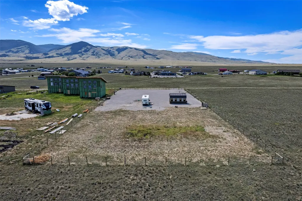 15 Berry Lane Townsend MT 59644