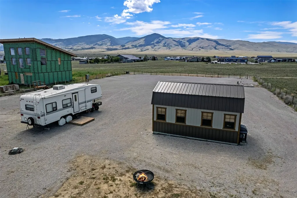 15 Berry Lane Townsend MT 59644