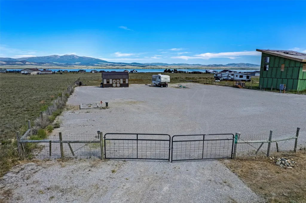 15 Berry Lane Townsend MT 59644