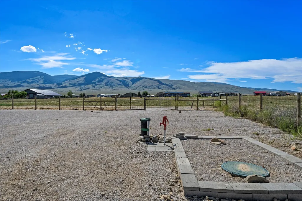 15 Berry Lane Townsend MT 59644