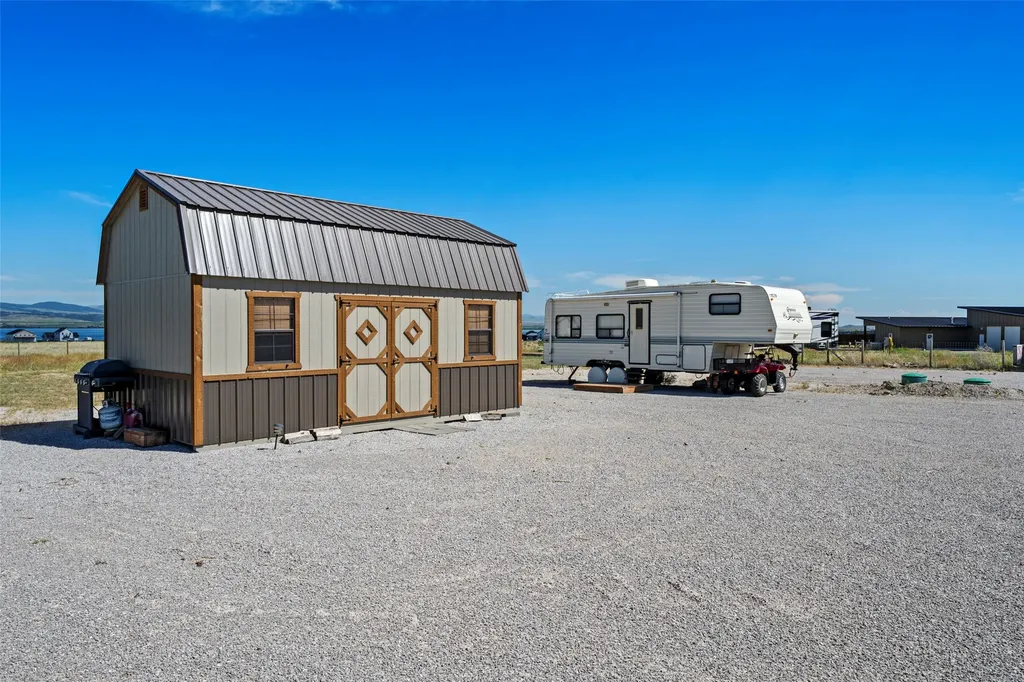 15 Berry Lane Townsend MT 59644