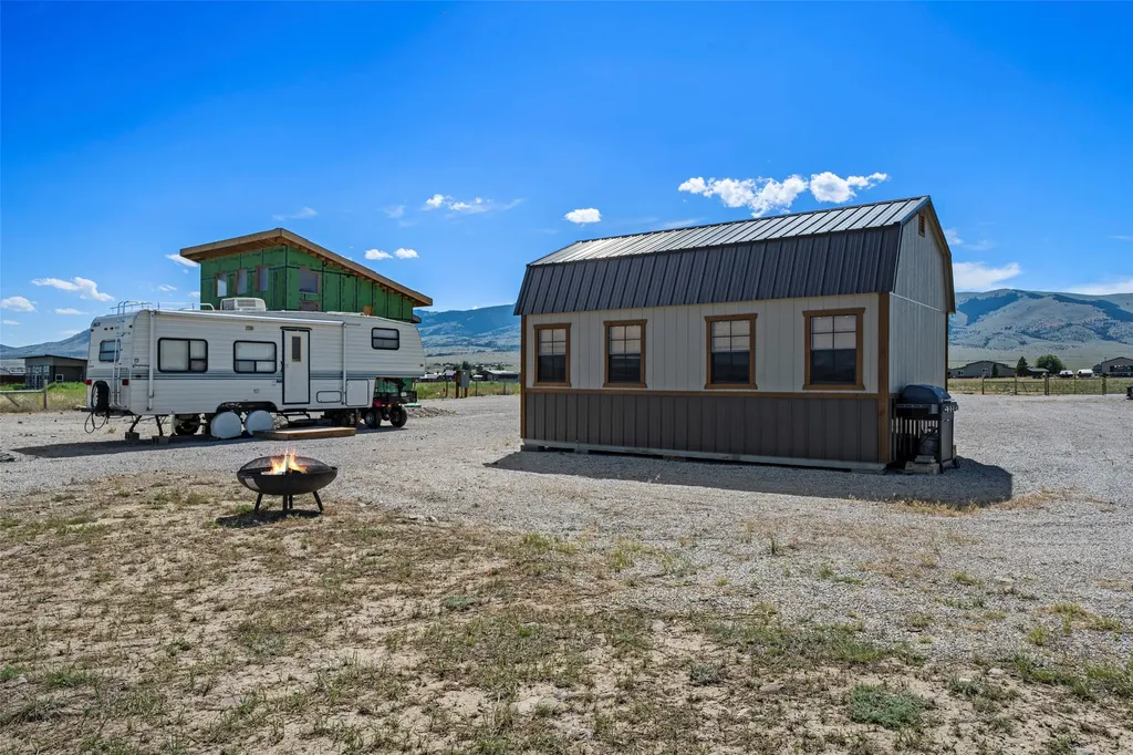 15 Berry Lane Townsend MT 59644