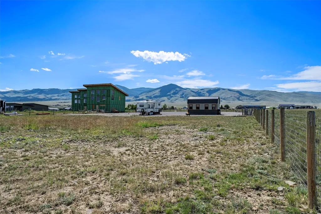 15 Berry Lane Townsend MT 59644
