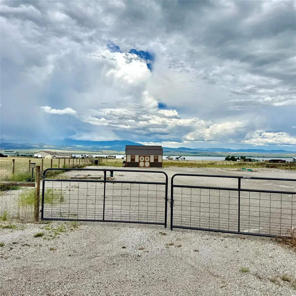 15 Berry Lane Townsend MT 59644