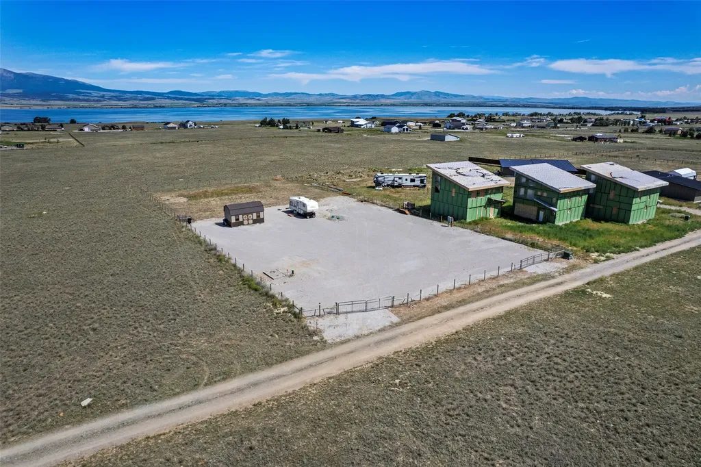 15 Berry Lane Townsend MT 59644
