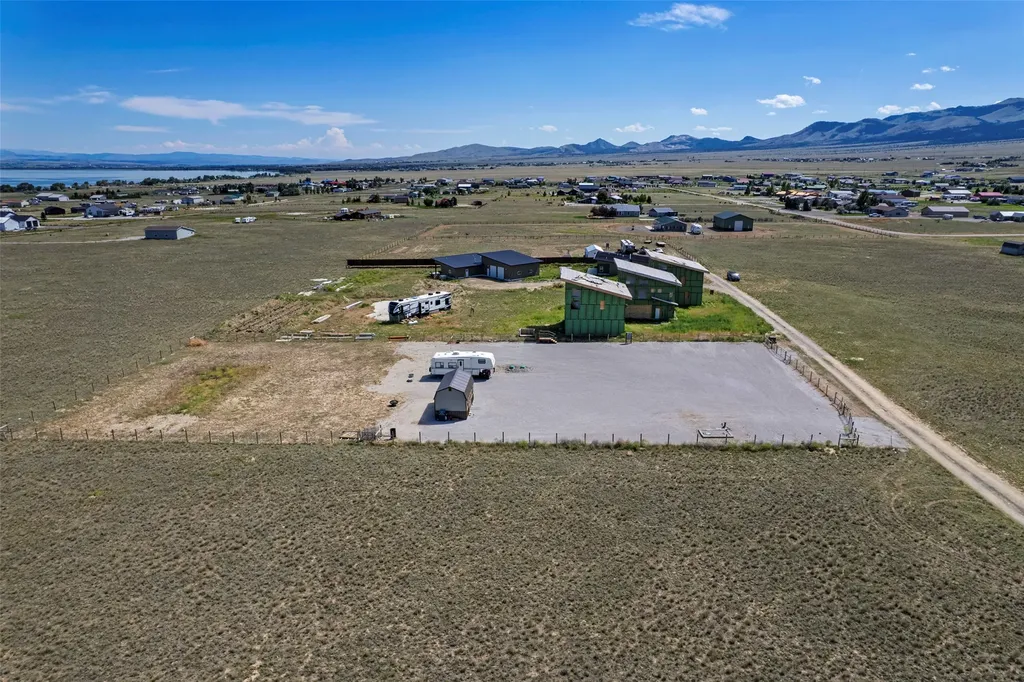 15 Berry Lane Townsend MT 59644