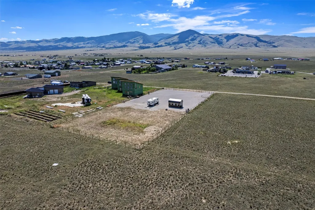 15 Berry Lane Townsend MT 59644