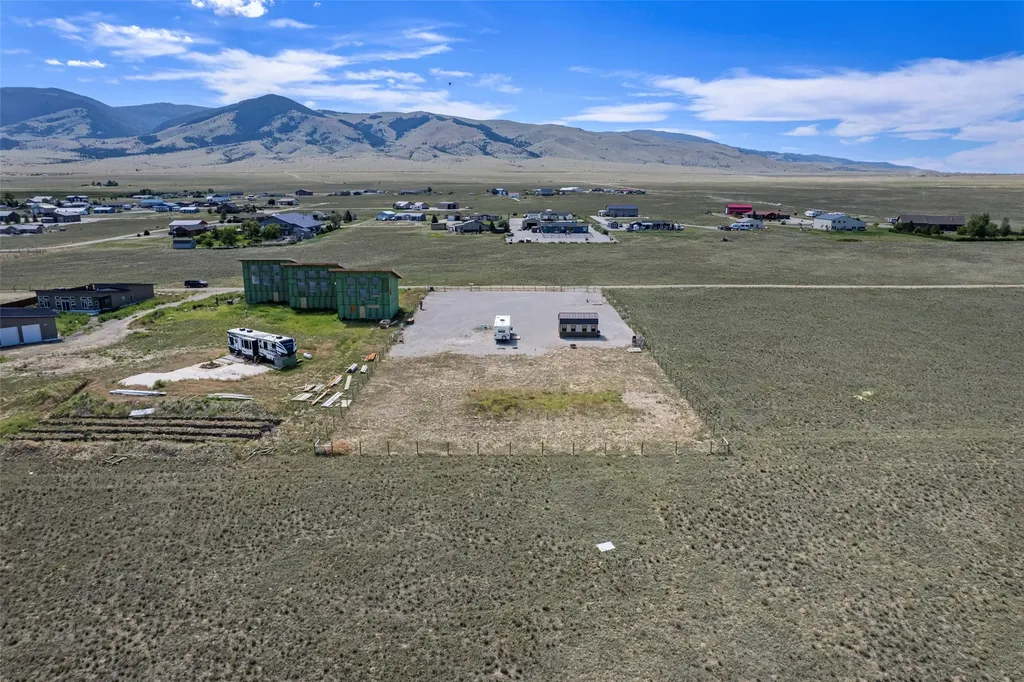 15 Berry Lane Townsend MT 59644