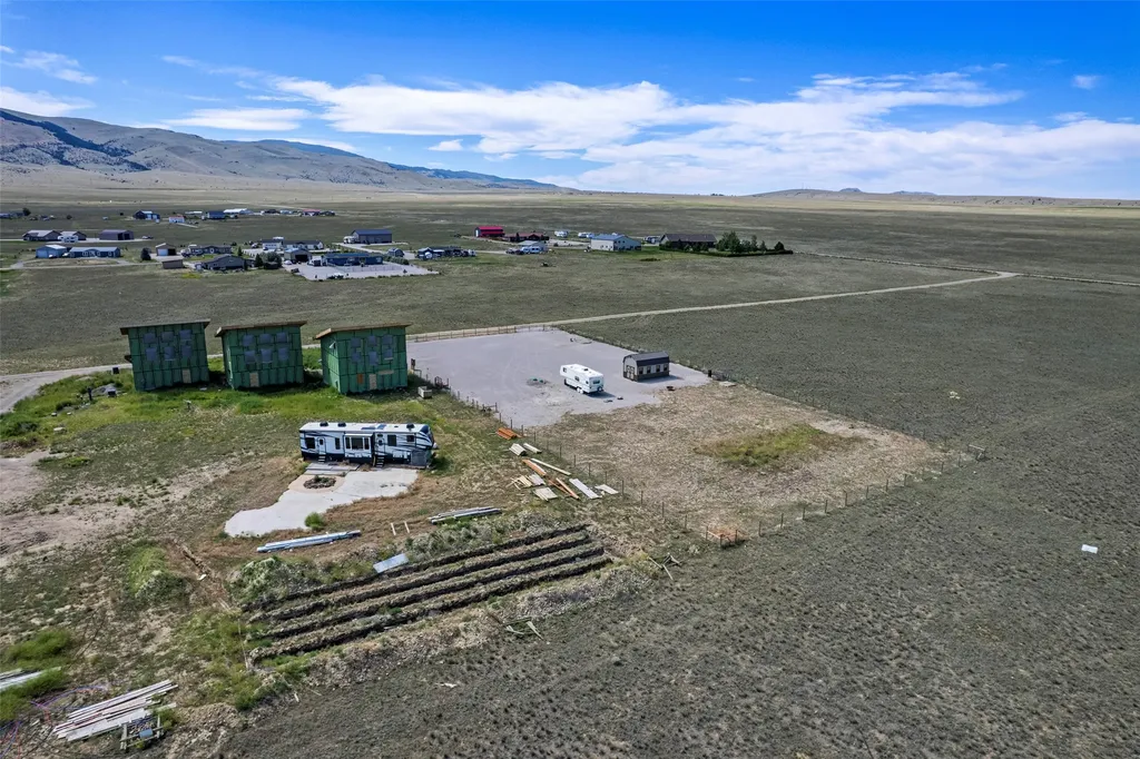 15 Berry Lane Townsend MT 59644