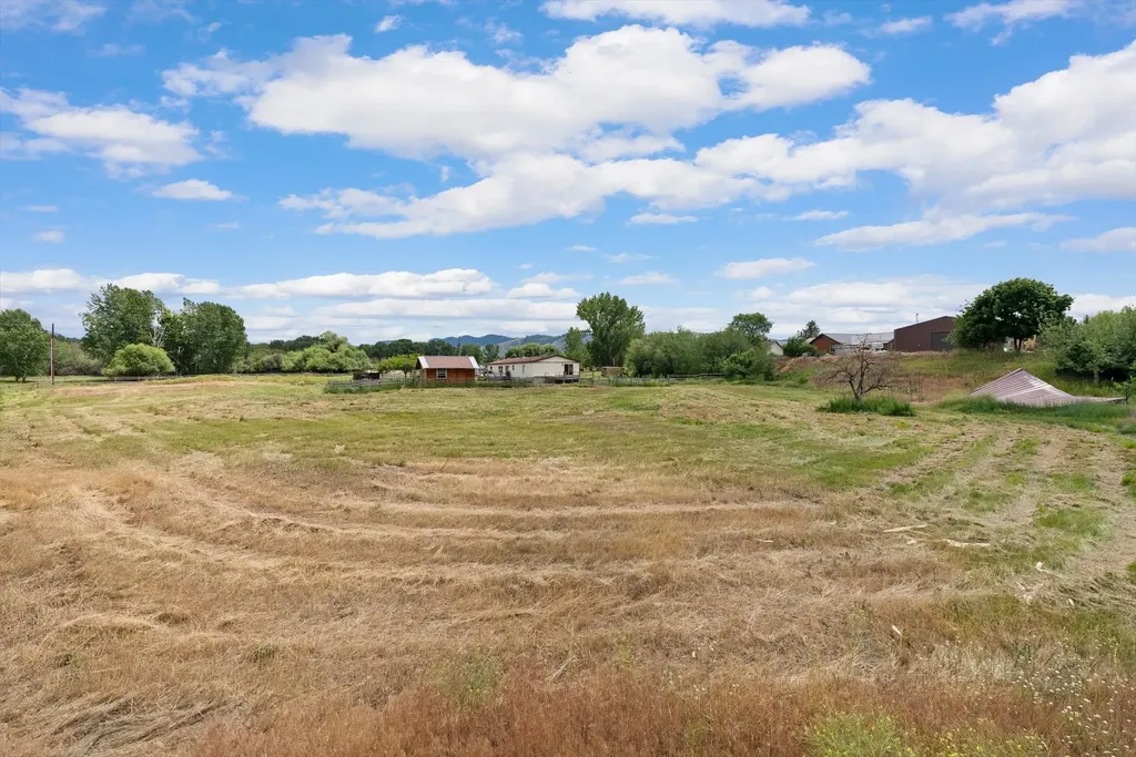 651 Milty Lane Hamilton MT 59840