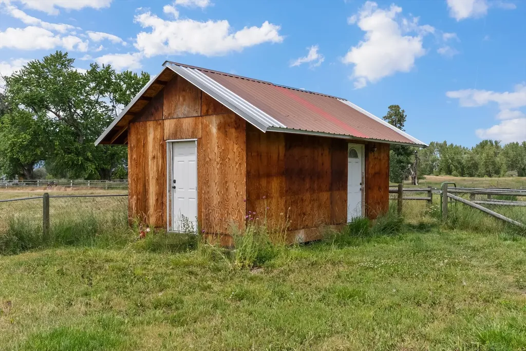 651 Milty Lane Hamilton MT 59840
