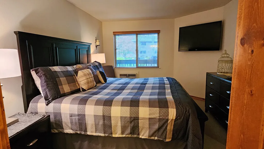 180 Vista Lane Bigfork MT 59911