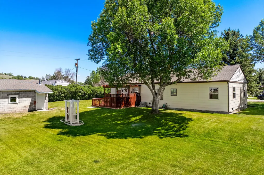 805 2nd Street NE Choteau MT 59422