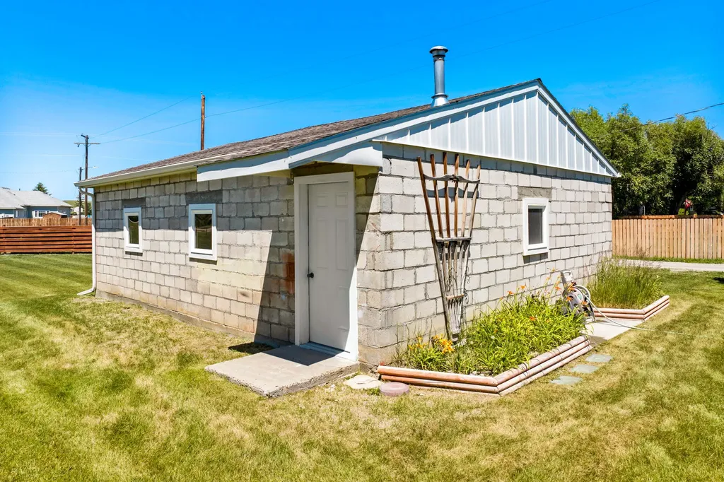 805 2nd Street NE Choteau MT 59422