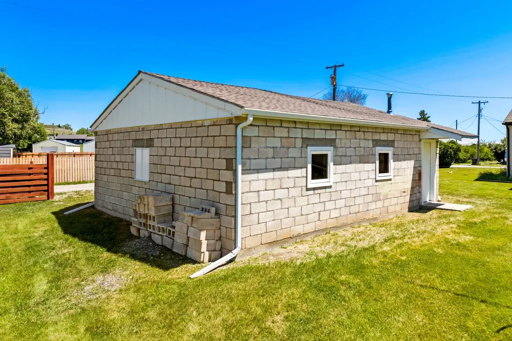 805 2nd Street NE Choteau MT 59422