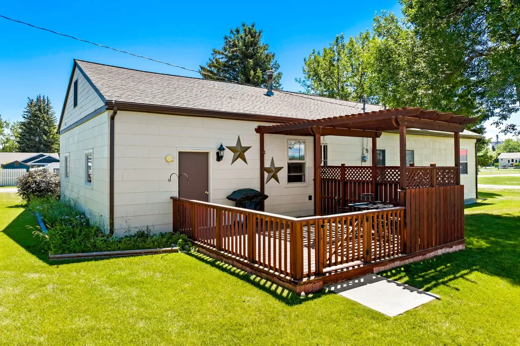 805 2nd Street NE Choteau MT 59422