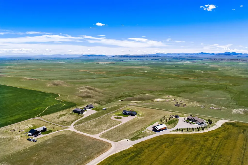 42 W 1st Lane SE Fairfield MT 59436