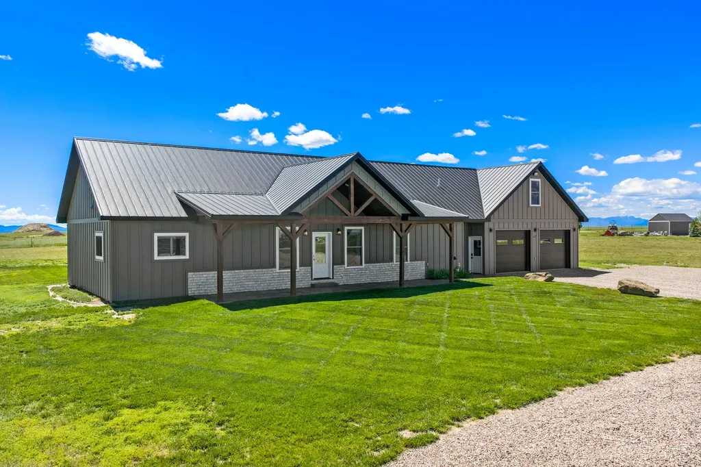 42 W 1st Lane SE Fairfield MT 59436