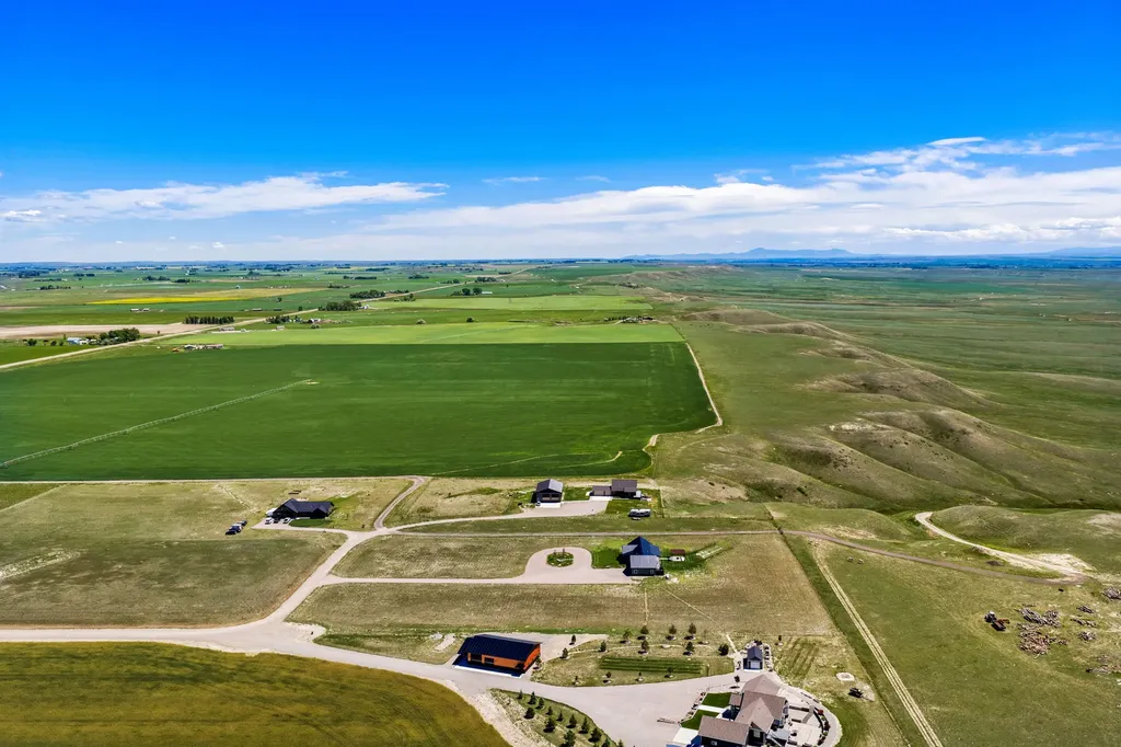42 W 1st Lane SE Fairfield MT 59436