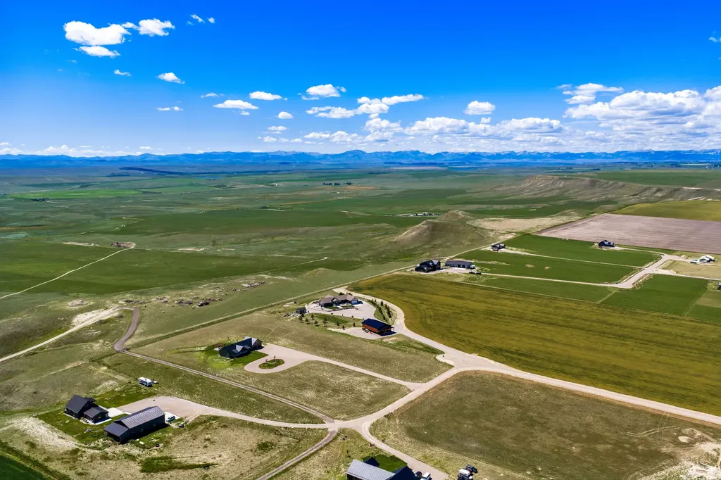 42 W 1st Lane SE Fairfield MT 59436