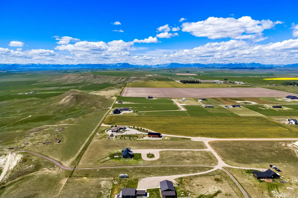 42 W 1st Lane SE Fairfield MT 59436