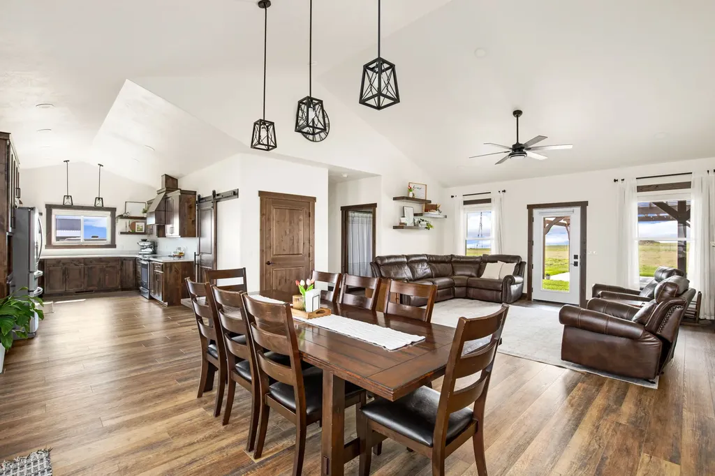 42 W 1st Lane SE Fairfield MT 59436