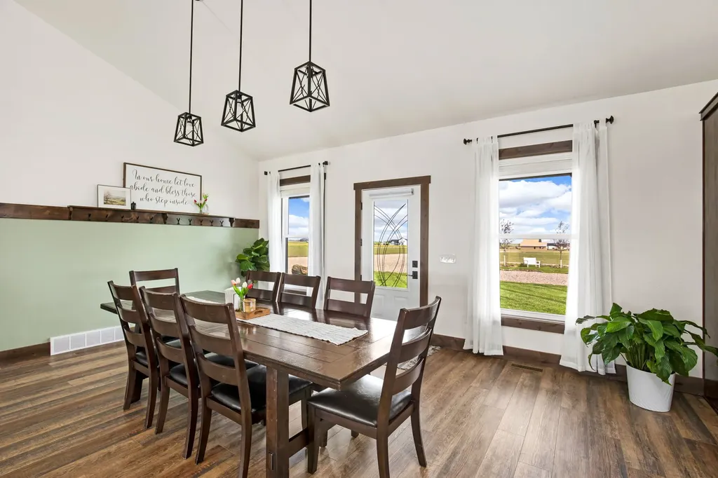 42 W 1st Lane SE Fairfield MT 59436
