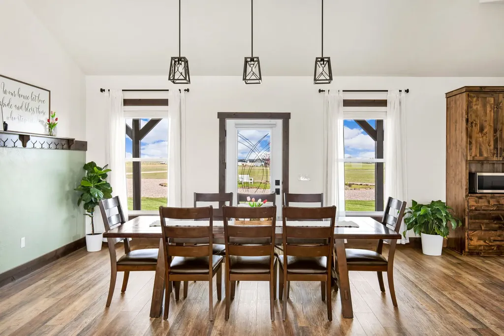42 W 1st Lane SE Fairfield MT 59436