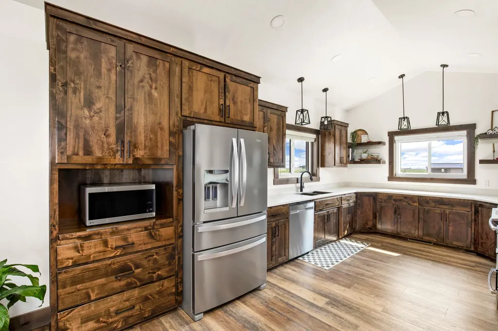 42 W 1st Lane SE Fairfield MT 59436