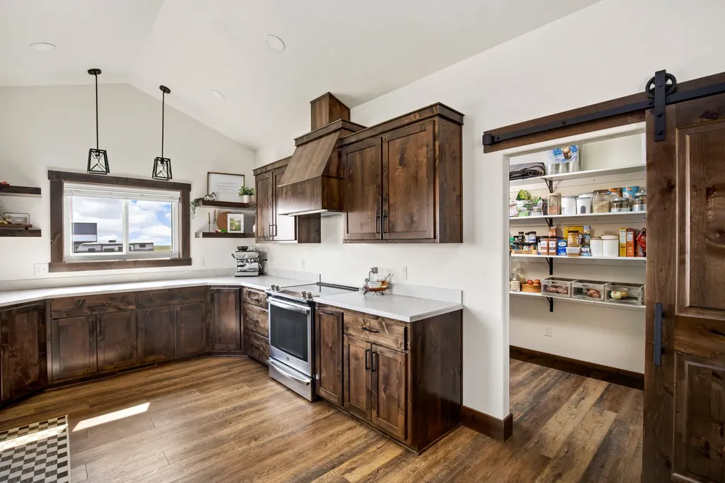 42 W 1st Lane SE Fairfield MT 59436