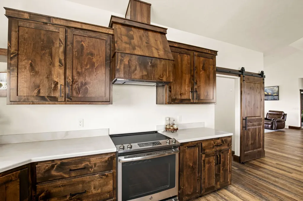 42 W 1st Lane SE Fairfield MT 59436