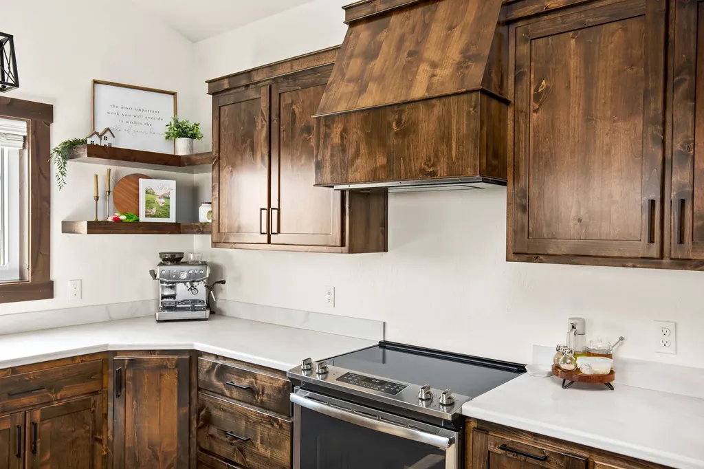 42 W 1st Lane SE Fairfield MT 59436