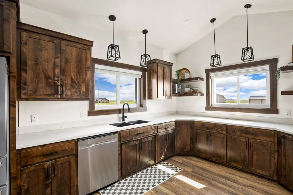 42 W 1st Lane SE Fairfield MT 59436