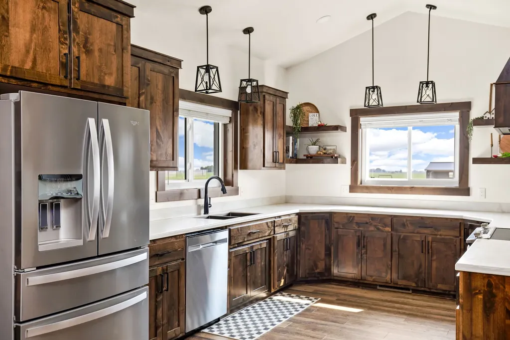 42 W 1st Lane SE Fairfield MT 59436