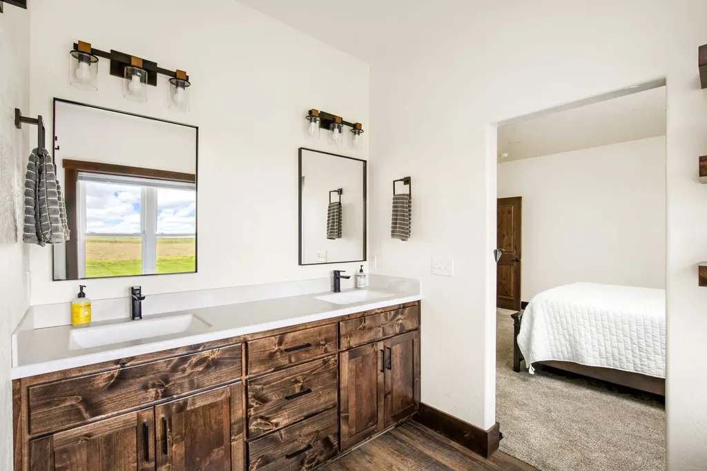 42 W 1st Lane SE Fairfield MT 59436