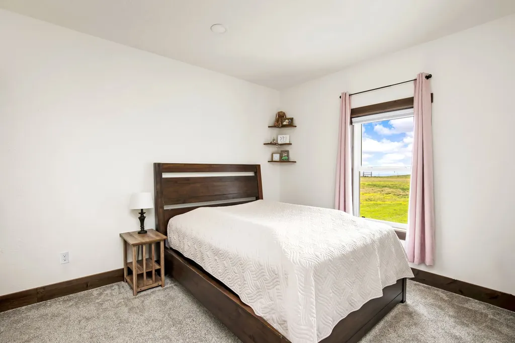 42 W 1st Lane SE Fairfield MT 59436