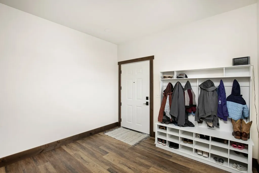 42 W 1st Lane SE Fairfield MT 59436