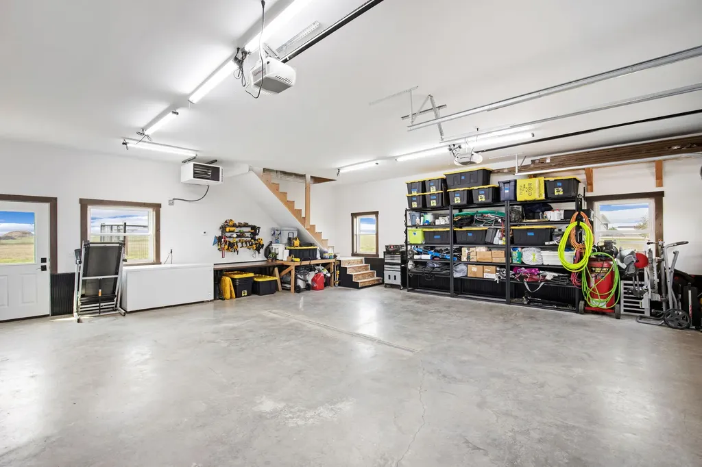 42 W 1st Lane SE Fairfield MT 59436