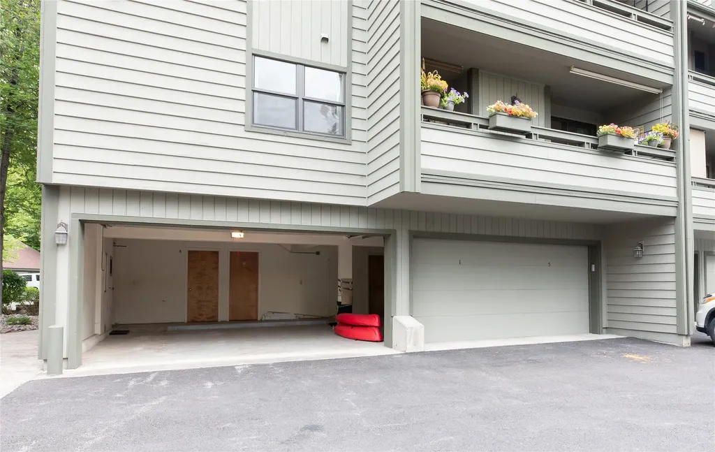 270 Bridge Street Bigfork MT 59911