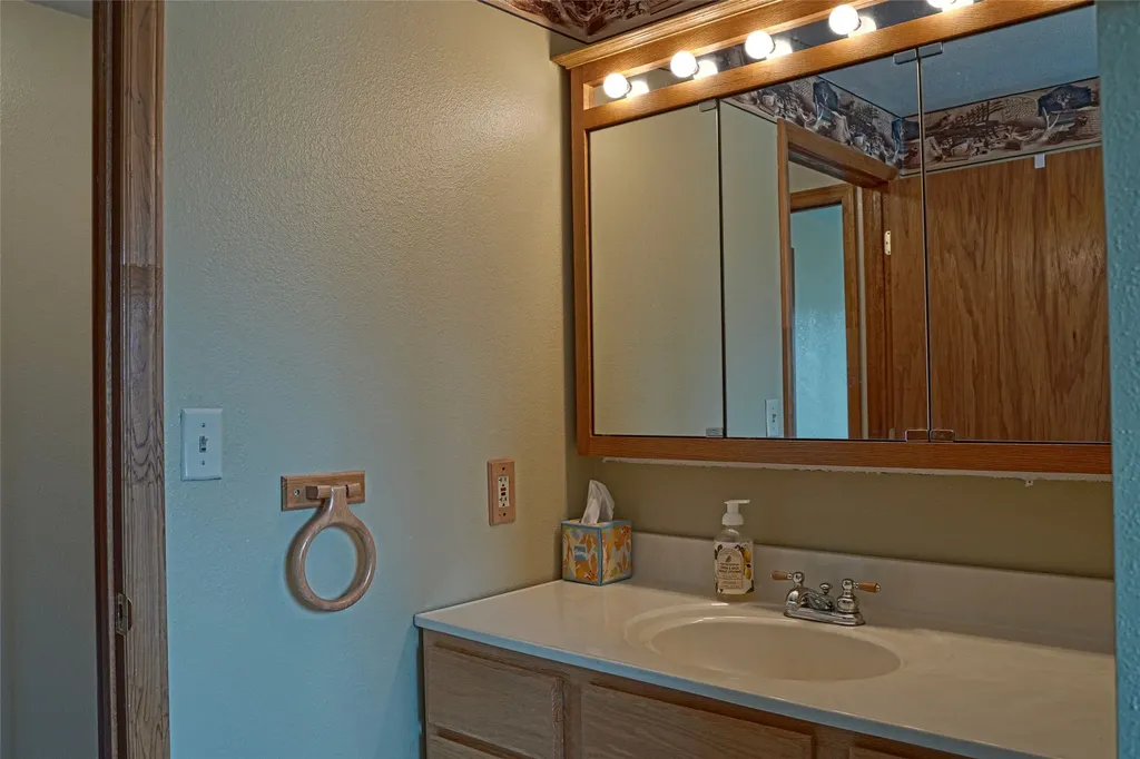 21 2nd Street S Sunburst MT 59482