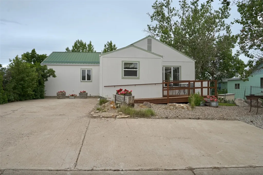 21 2nd Street S Sunburst MT 59482