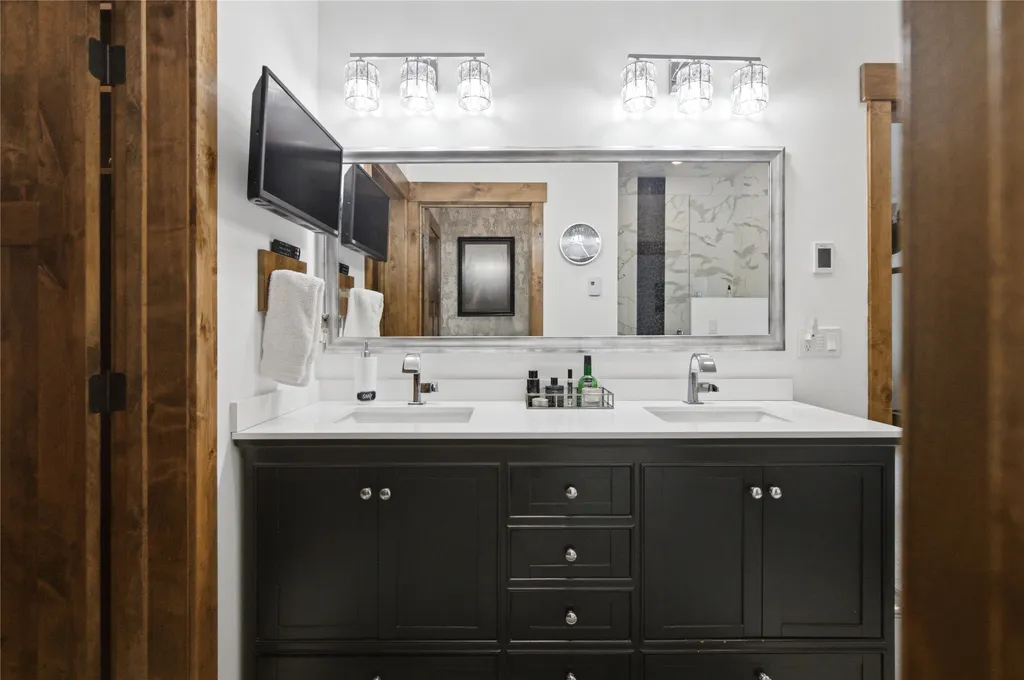 28 Keel Court Eureka MT 59917