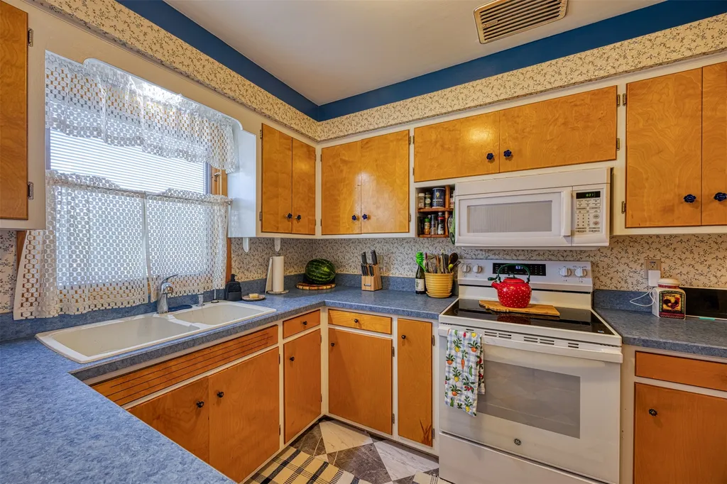 205 18th Avenue NW Great Falls MT 59404