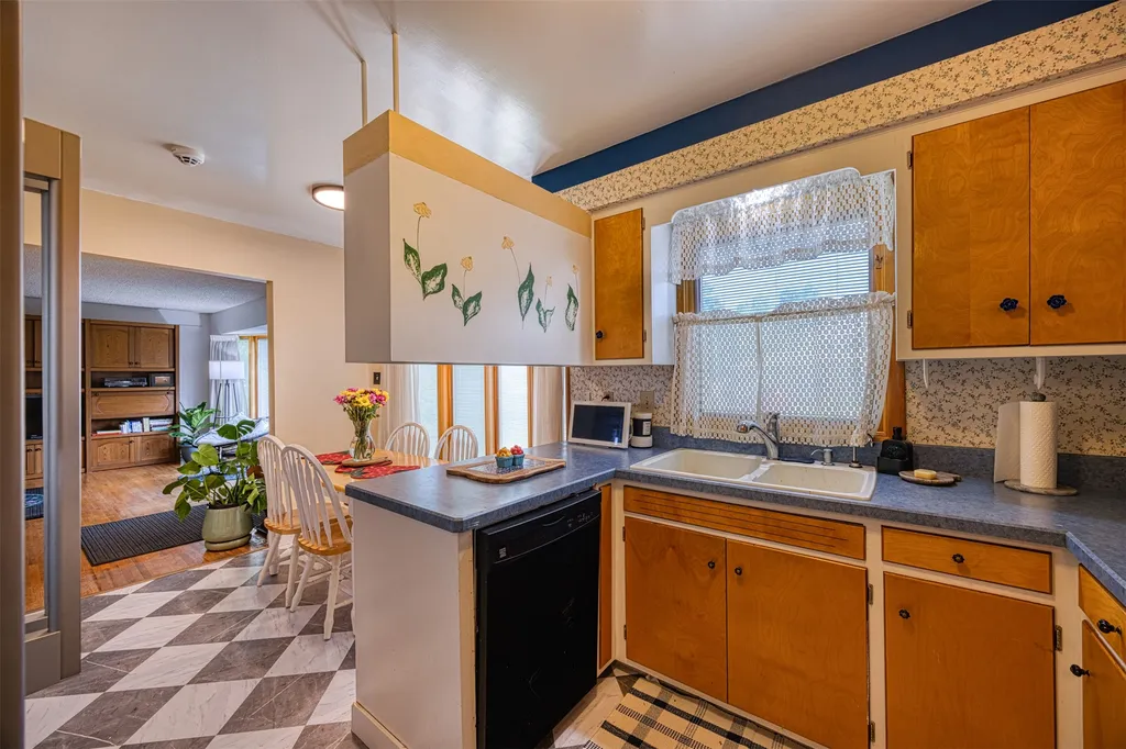 205 18th Avenue NW Great Falls MT 59404