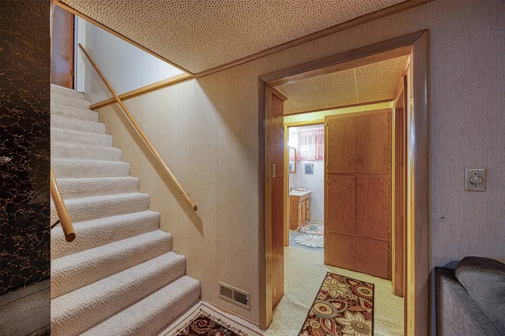 205 18th Avenue NW Great Falls MT 59404