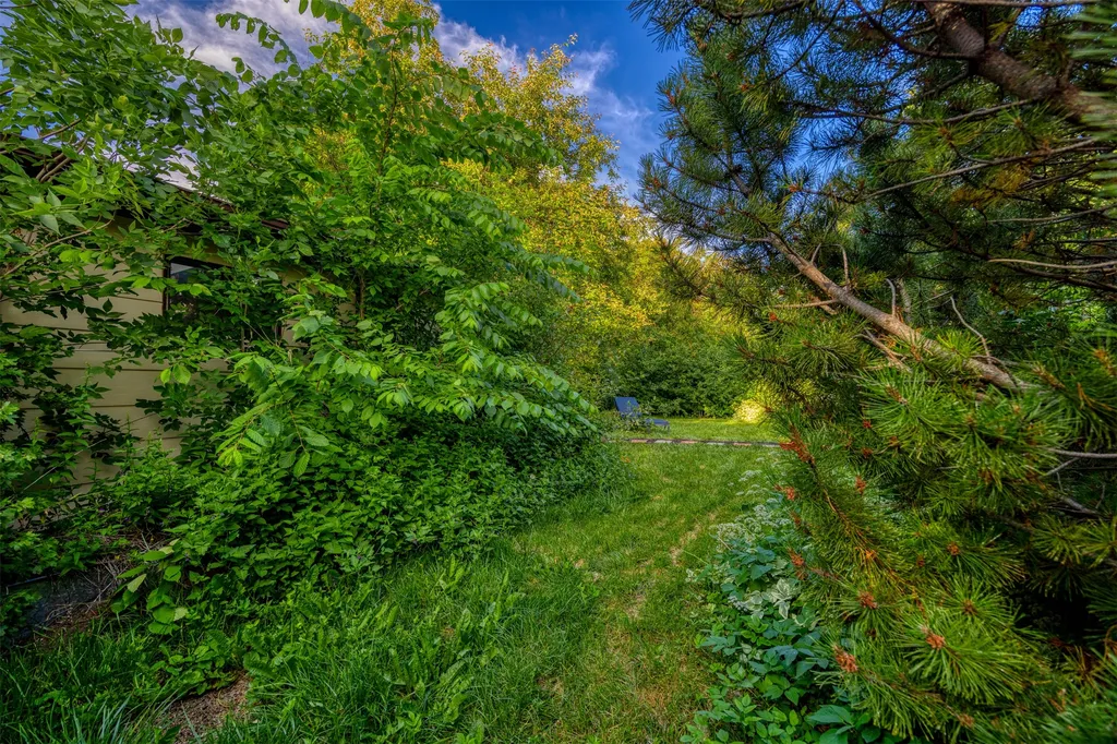 205 18th Avenue NW Great Falls MT 59404